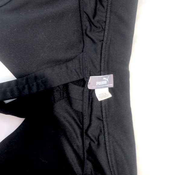 This is a black medium size sports bra! - Picture 3 of 4